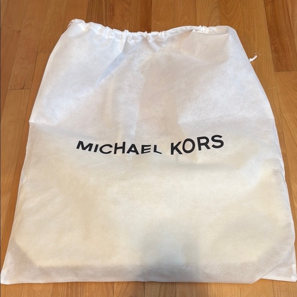 New Michael Kors Gold Tote Bag with Dustbag - Picture 4 of 11